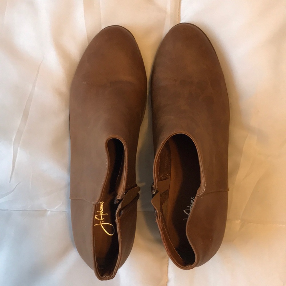 Brown Booties 🌻